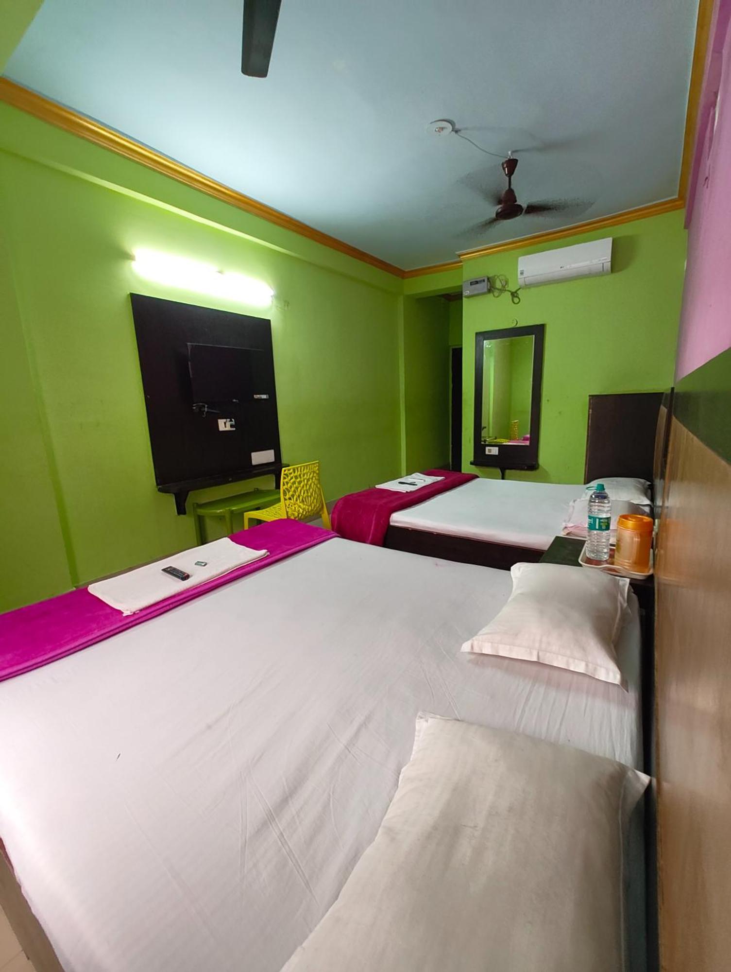 Goroomgo Samrat Palace Puri Near Sea Beach With Parking Facilities - Restaurant Available - Couple Friendly Bagian luar foto