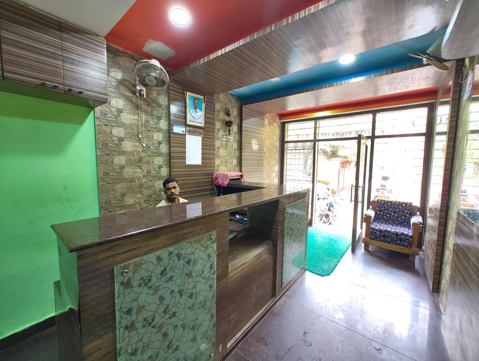 Goroomgo Samrat Palace Puri Near Sea Beach With Parking Facilities - Restaurant Available - Couple Friendly Bagian luar foto